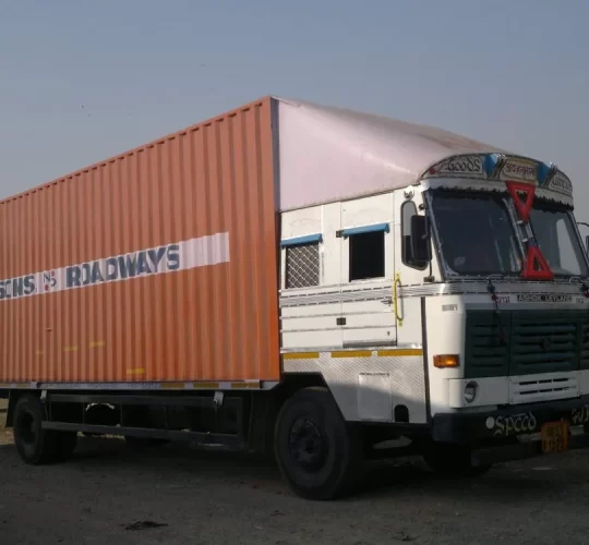 20-feet-single-axel-sxl-truck-with-7-5-ton-capacity-noida-to-chittur-1000x1000